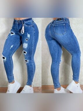High-Rise Distressed Blue Women’s Skinny Jeans